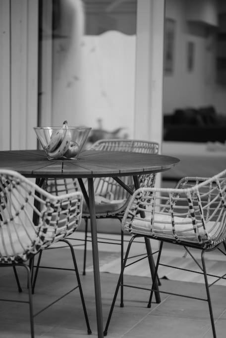 Luxury Studio With Garden Next To Acropolis Афины Экстерьер фото